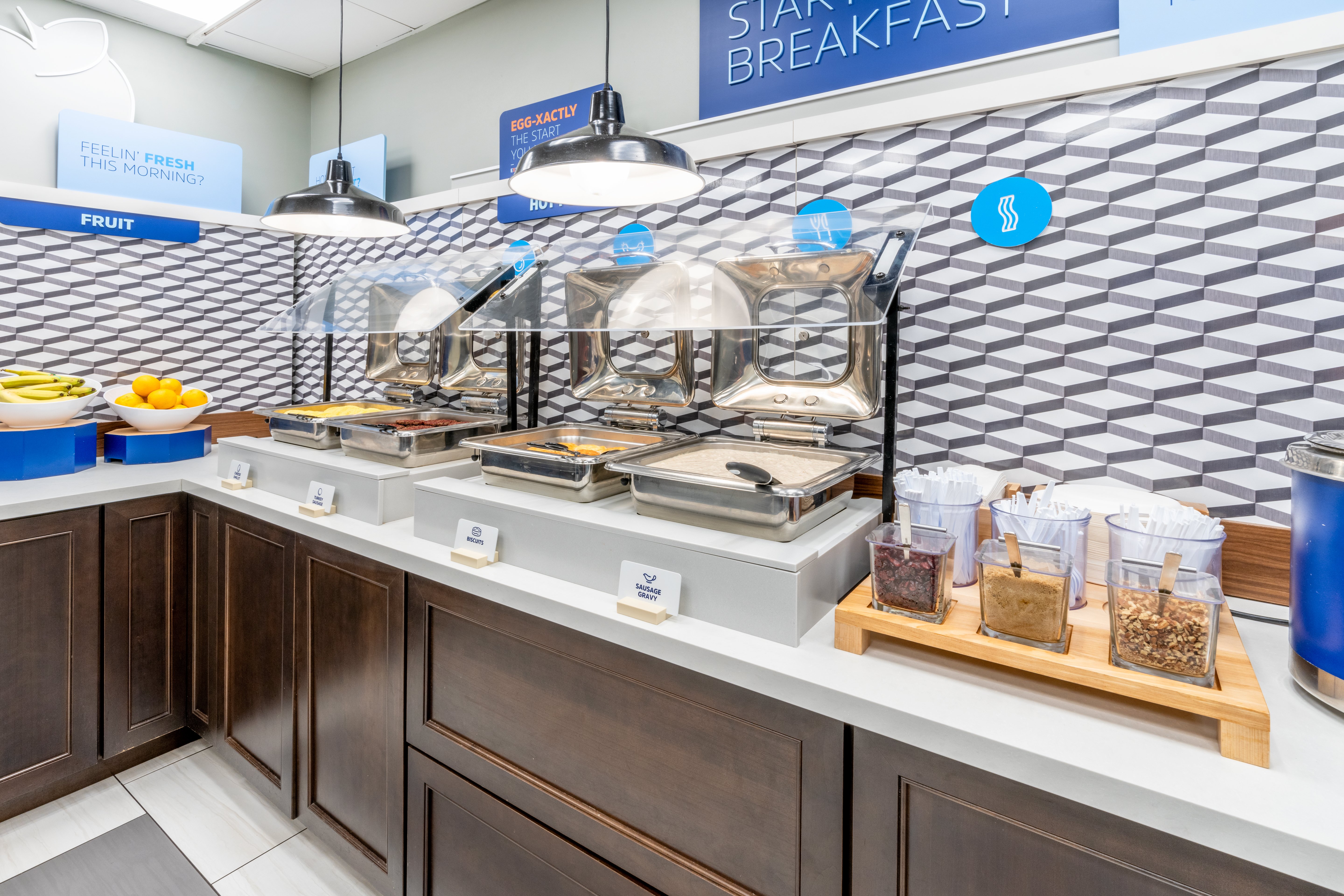 holiday inn express and suites colorado springs afa northgate