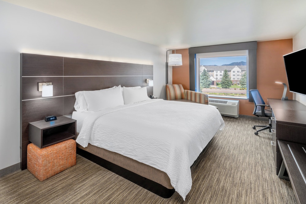 holiday inn express and suites colorado springs afa northgate