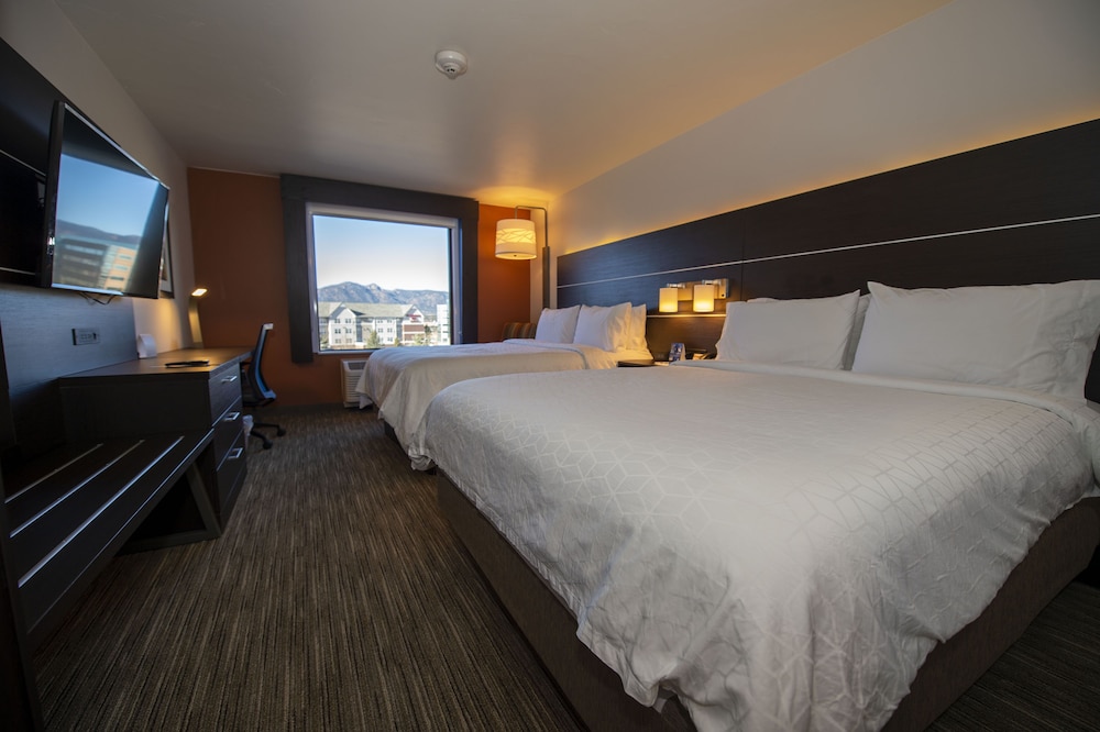 holiday inn express and suites colorado springs afa northgate