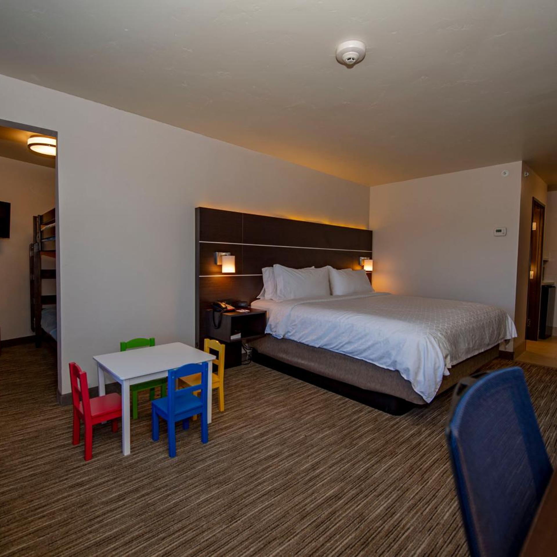 holiday inn express and suites colorado springs afa northgate