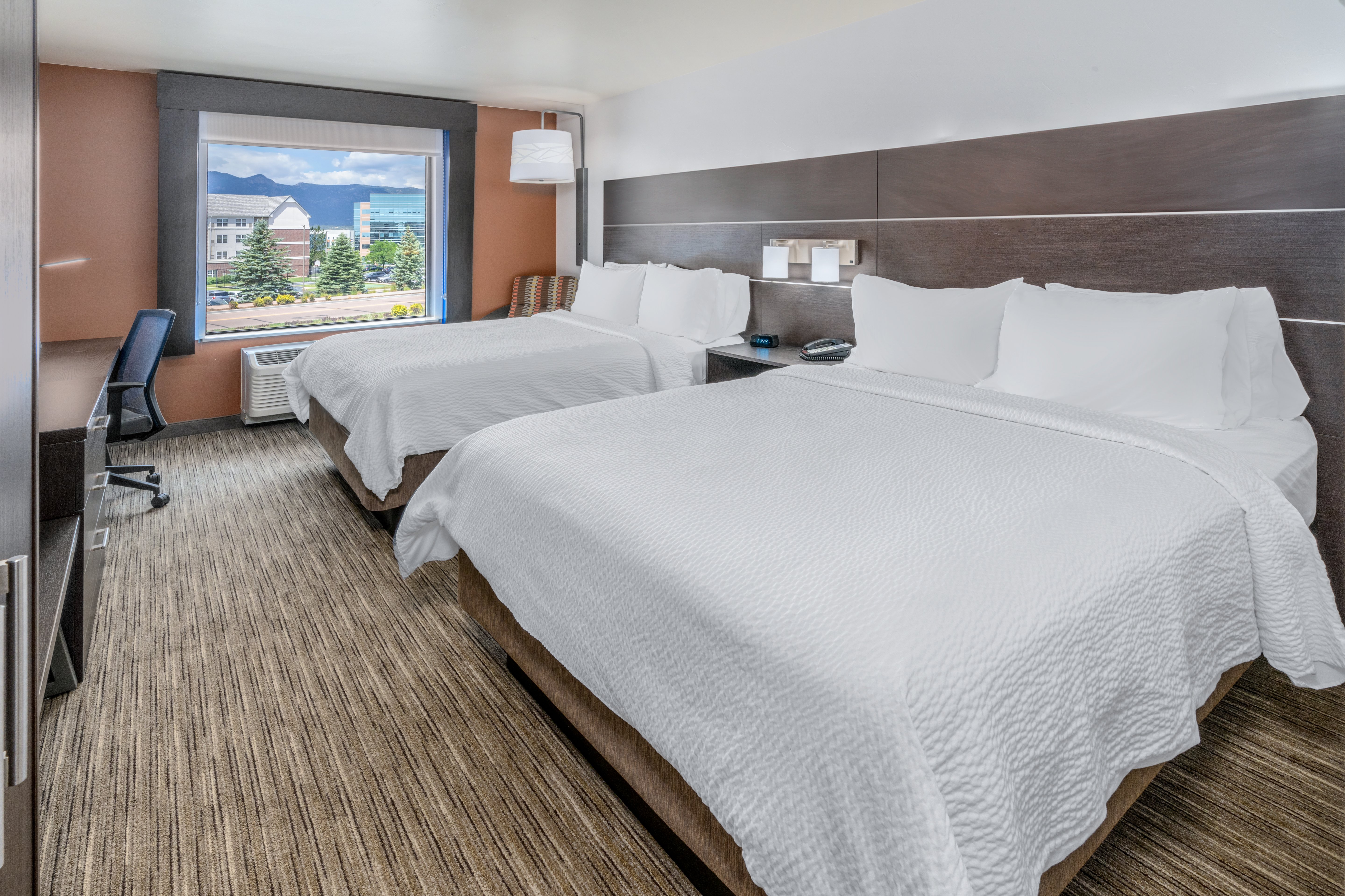 holiday inn express and suites colorado springs afa northgate