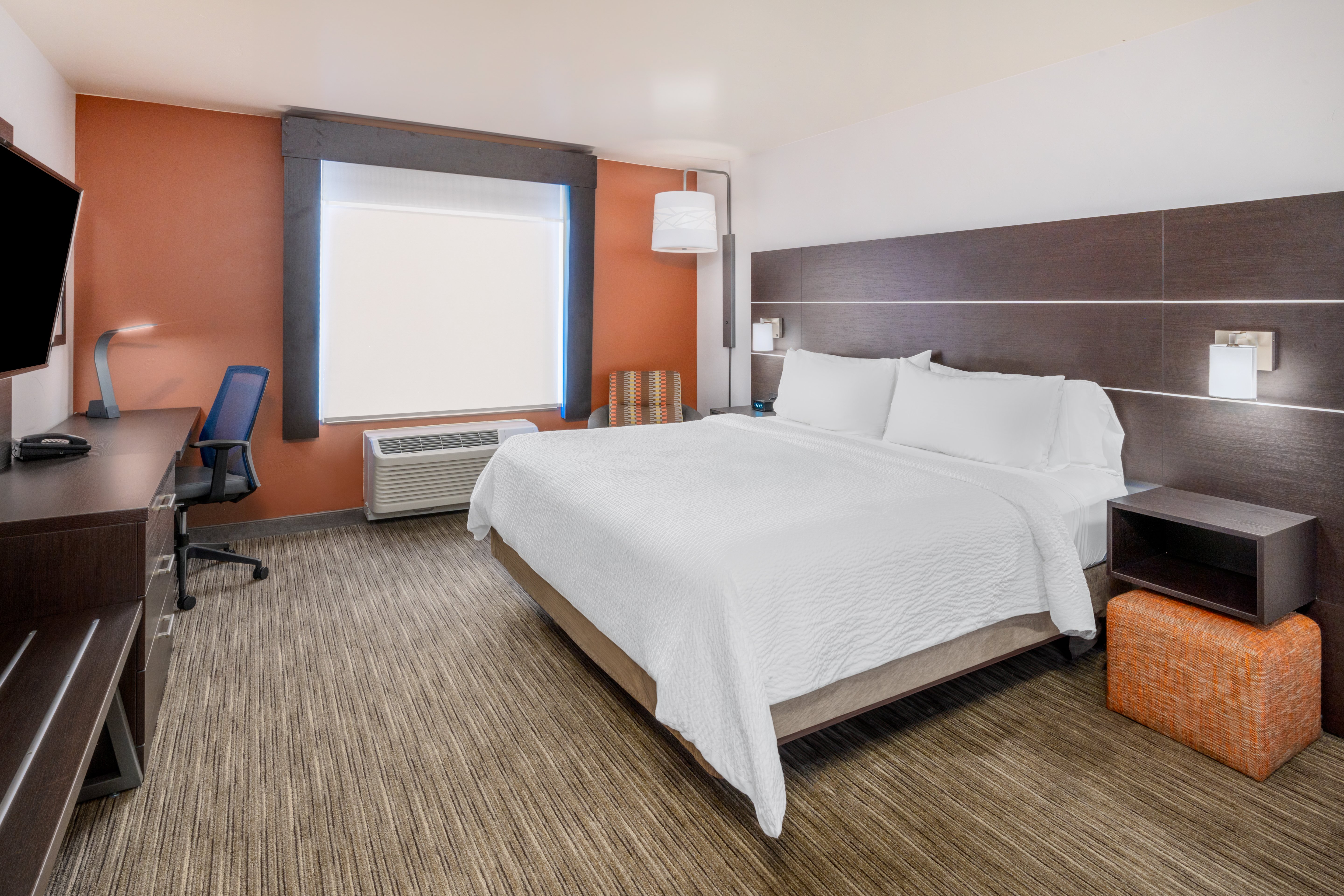 holiday inn express and suites colorado springs afa northgate