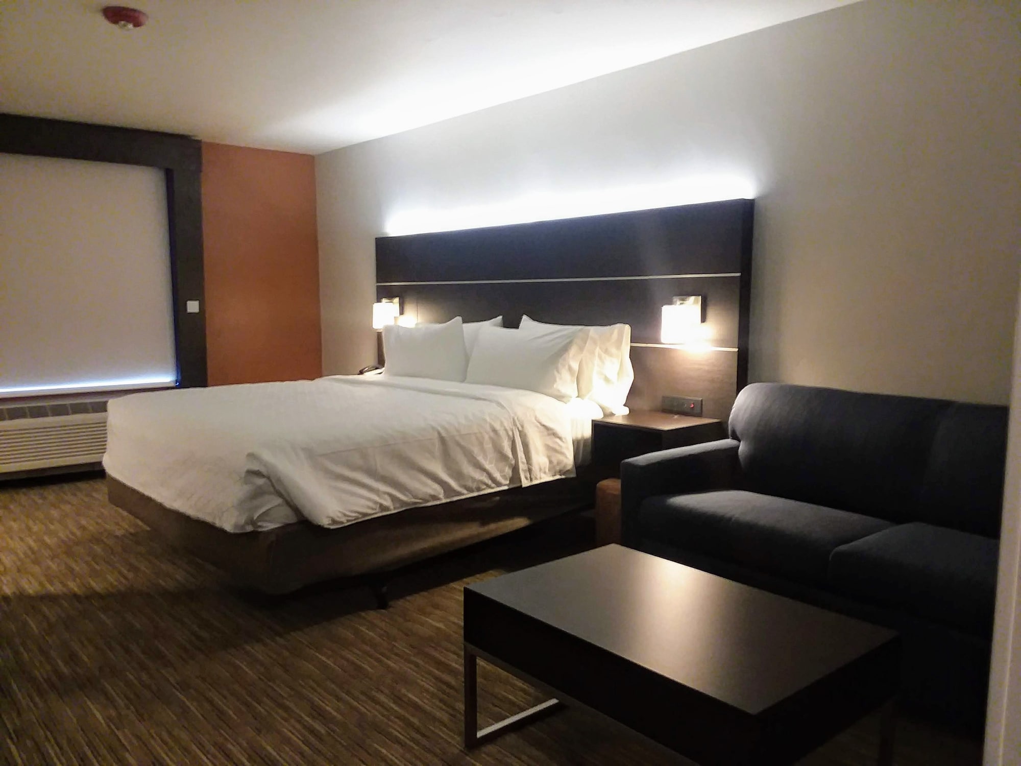 holiday inn express and suites colorado springs afa northgate