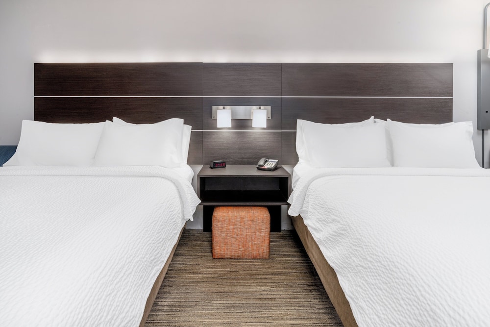 holiday inn express and suites colorado springs afa northgate