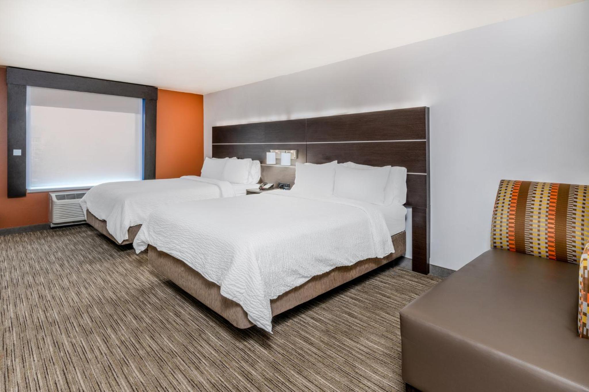 holiday inn express and suites colorado springs afa northgate