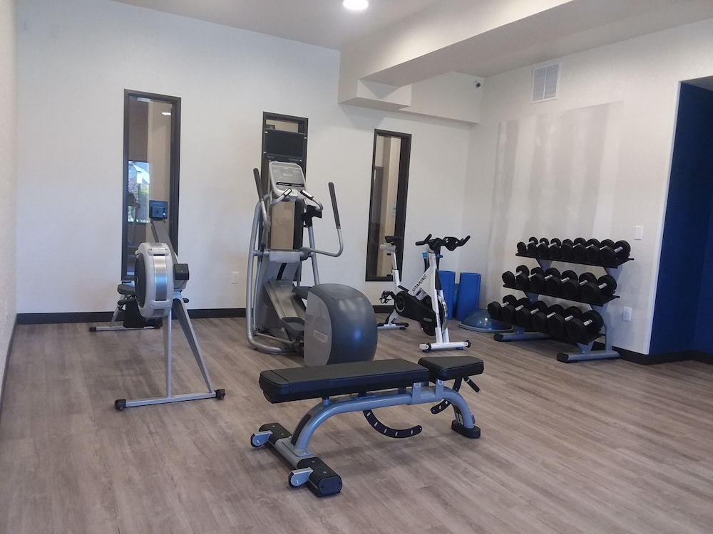 holiday inn express and suites colorado springs afa northgate