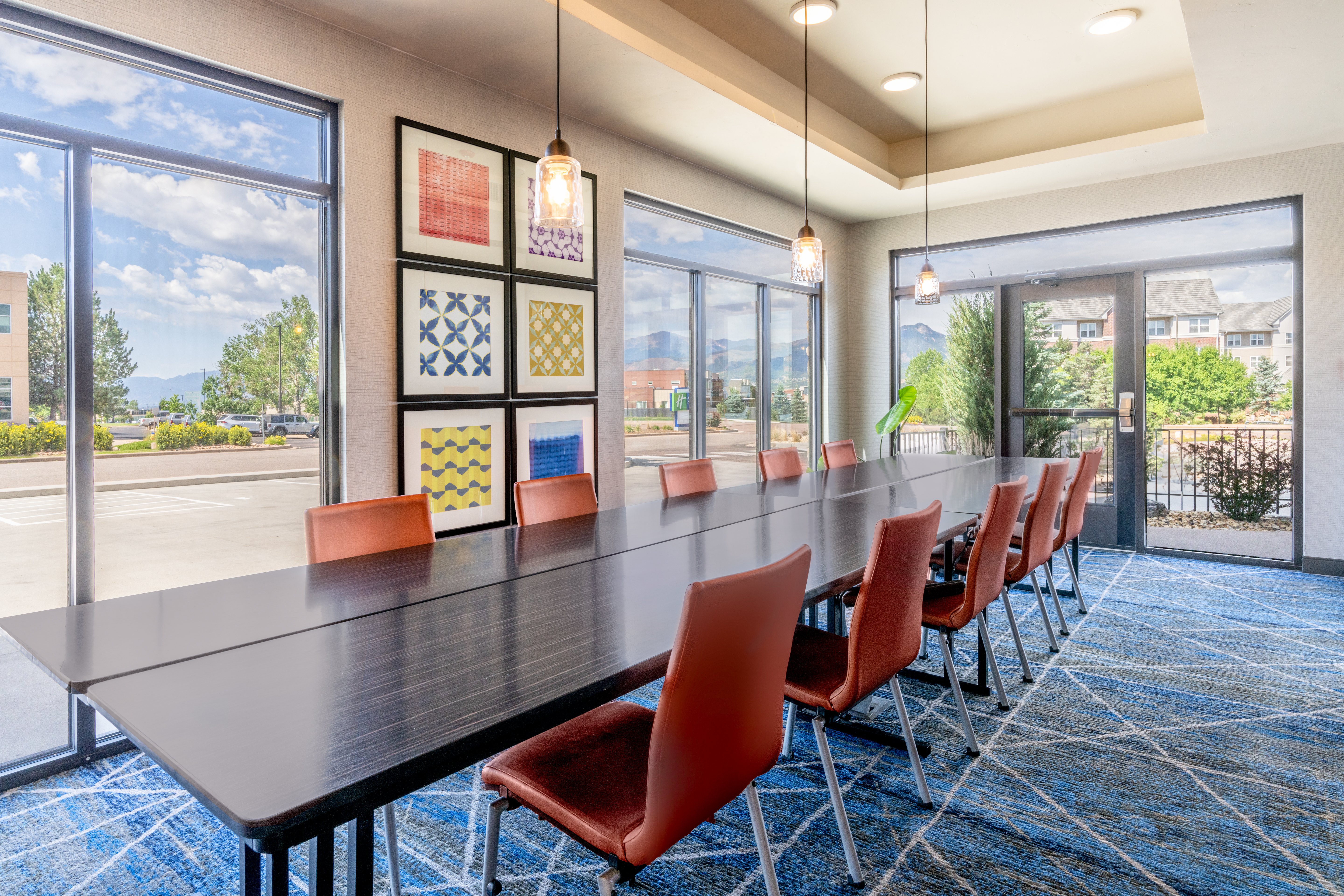 holiday inn express and suites colorado springs afa northgate
