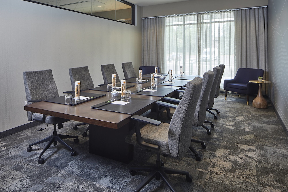 courtyard by marriott minneapolis west