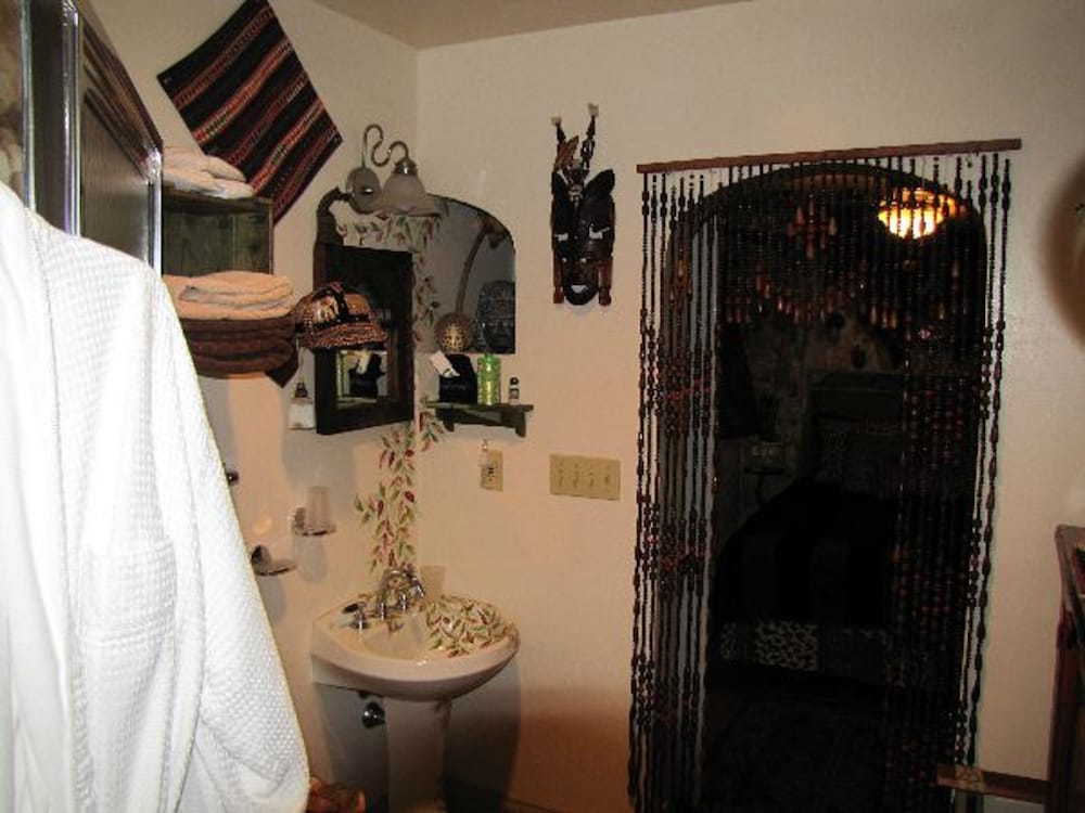 Oasis Bed And Breakfast,East Aurora>>Buffalo,4 star