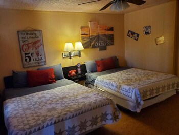 brads desert inn