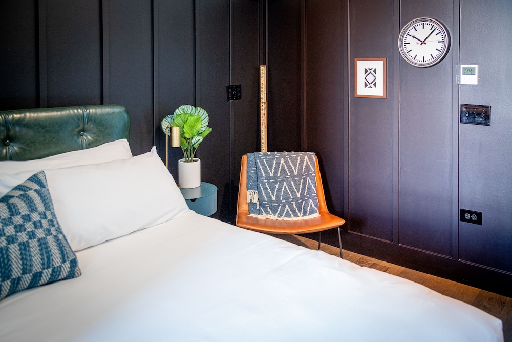 the chicago hotel collection river north