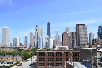 the chicago hotel collection river north