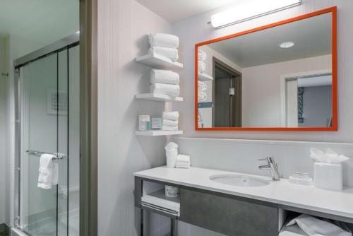 hampton inn and suites glenarden washington dc