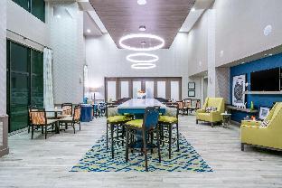 hampton inn and suites glenarden washington dc