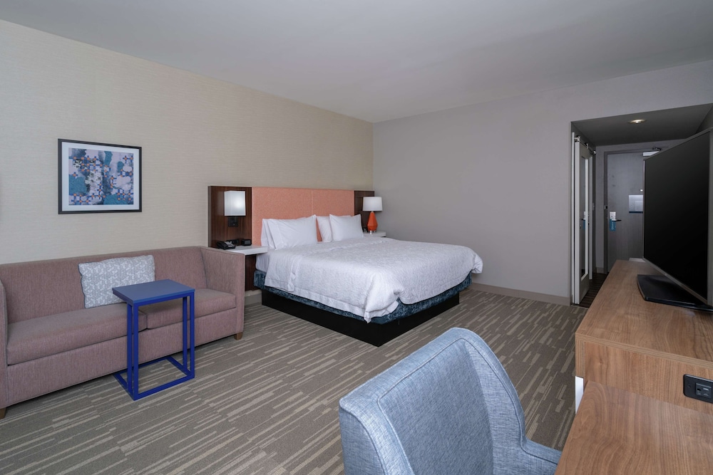 hampton inn and suites glenarden washington dc