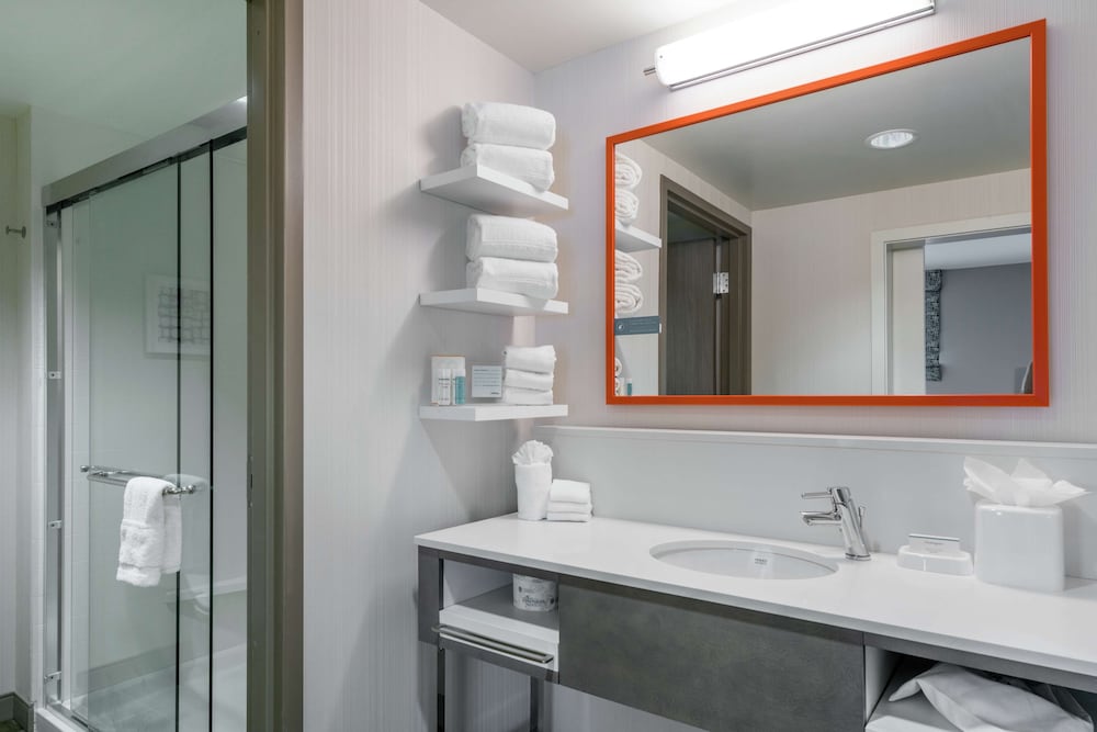 hampton inn and suites glenarden washington dc