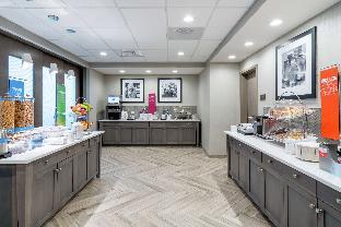 hampton inn and suites glenarden washington dc
