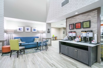 hampton inn and suites glenarden washington dc