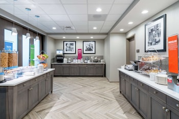 hampton inn and suites glenarden washington dc