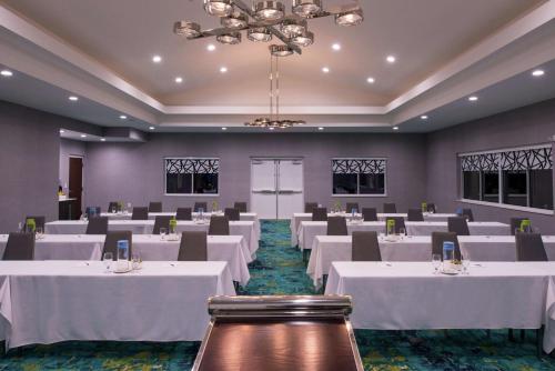 hampton inn and suites atlanta marietta