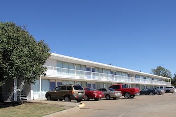 lonestar inn and suites
