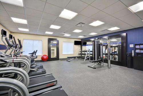 hampton inn livonia detroit