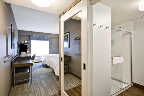 hampton inn livonia detroit