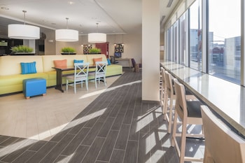 home2 suites by hilton kansas city downtown