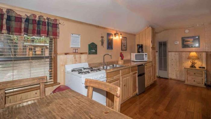 whispering pine cabins