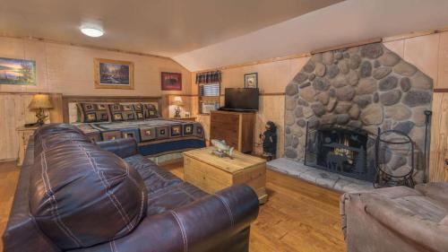 whispering pine cabins
