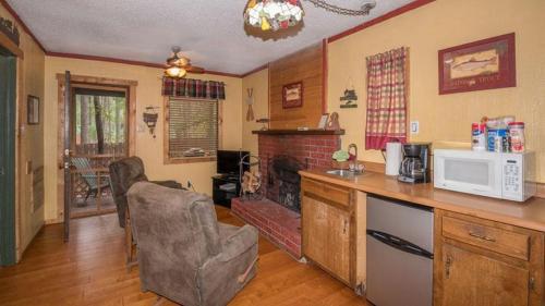 whispering pine cabins
