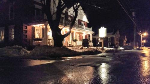 black lantern inn