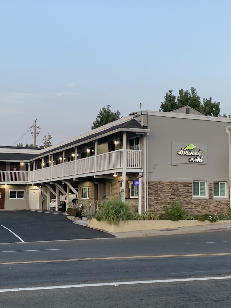 elmwood motel