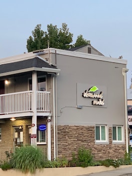 elmwood motel