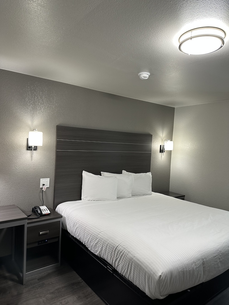 sleepy traveler motel
