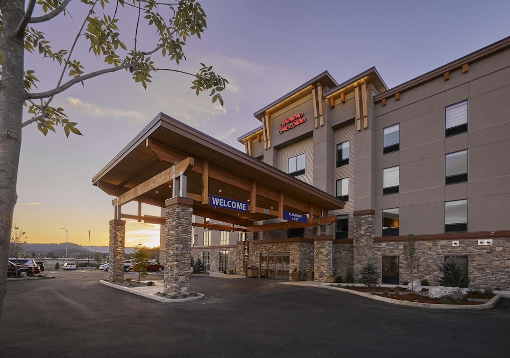 Hampton Inn & Suites Roseburg,Roseburg>>Douglas County,3 star