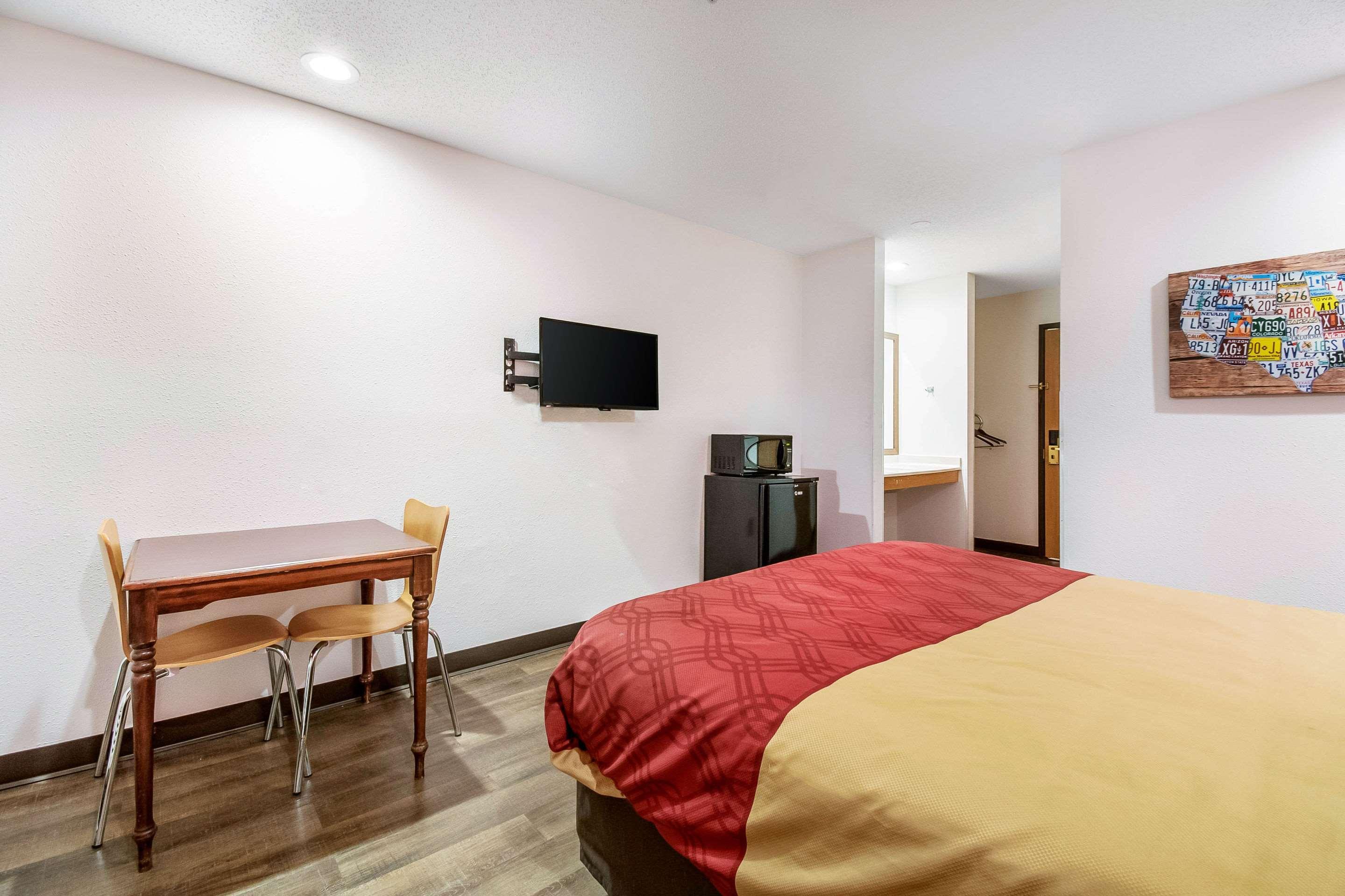 econo lodge