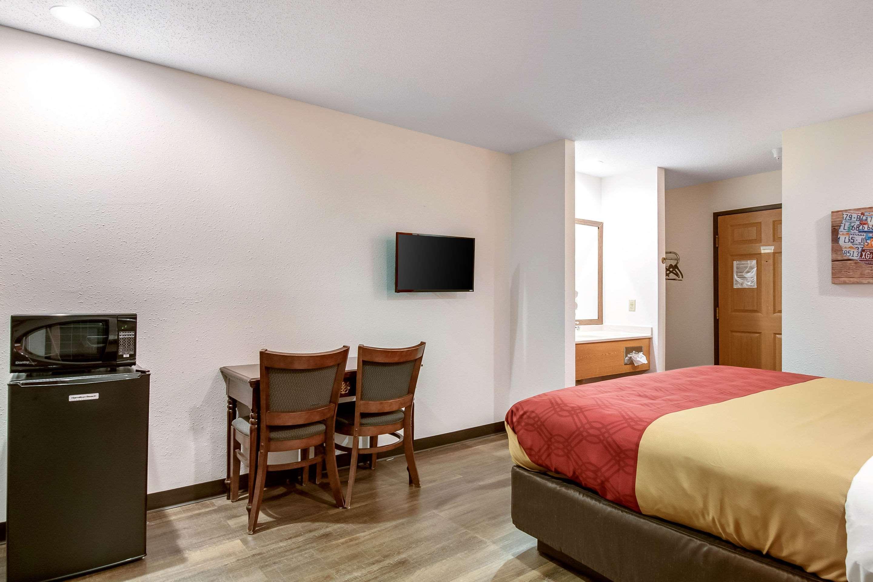 econo lodge