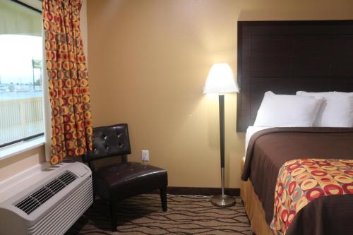 express inn and suites bush airport