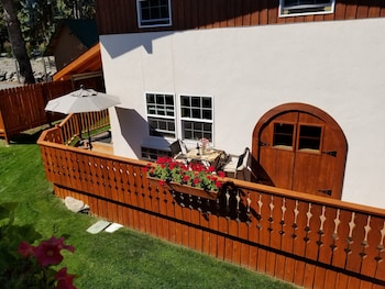 haus hanika adults only