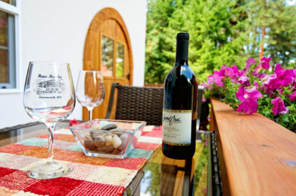 haus hanika adults only