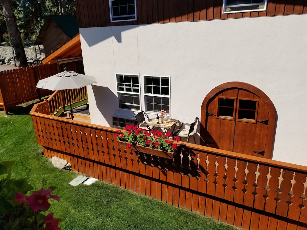 haus hanika adults only