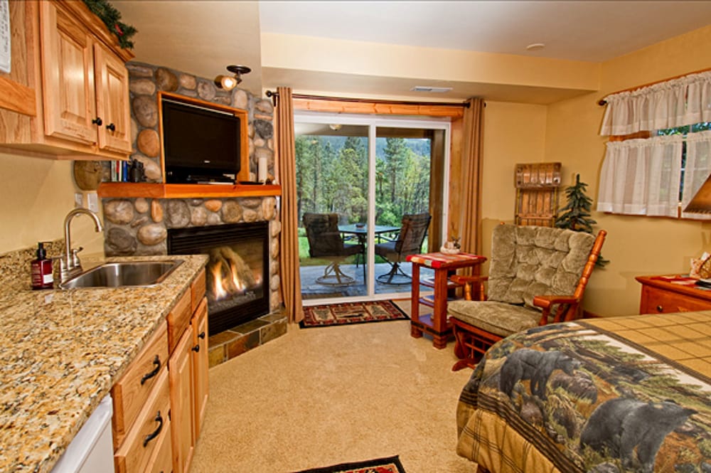 haus hanika adults only