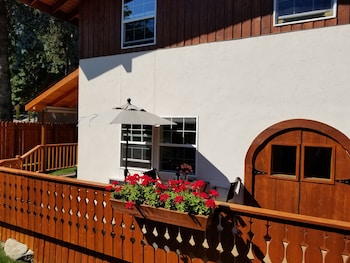 haus hanika adults only