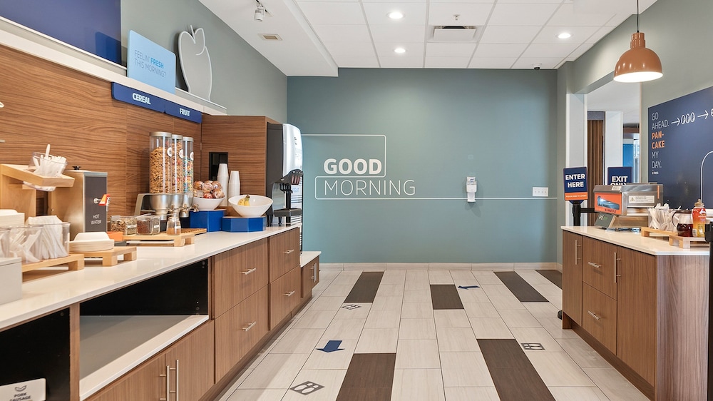 holiday inn express and suites macon north