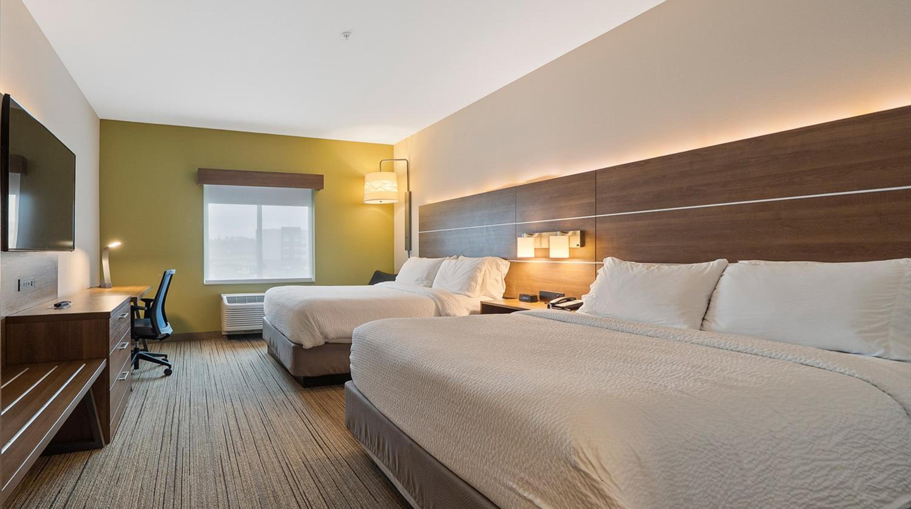 holiday inn express and suites macon north