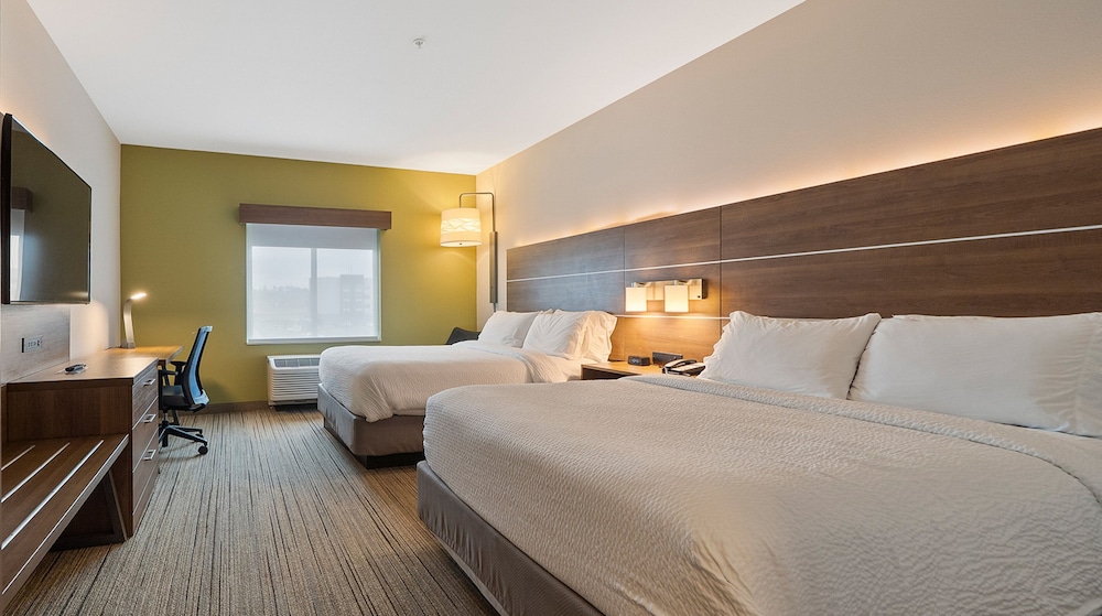 holiday inn express and suites macon north