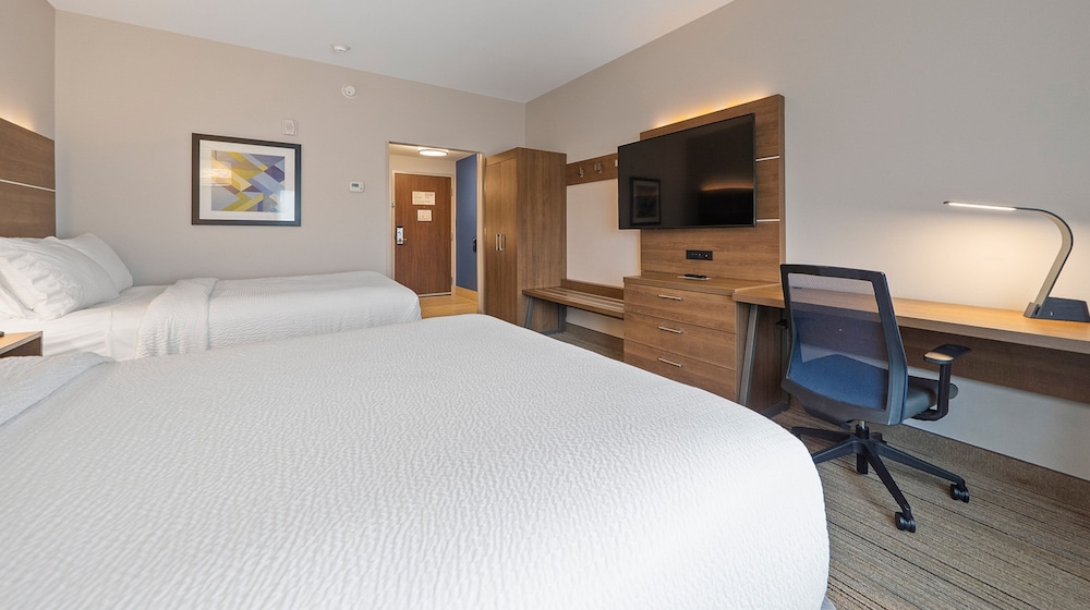 holiday inn express and suites macon north