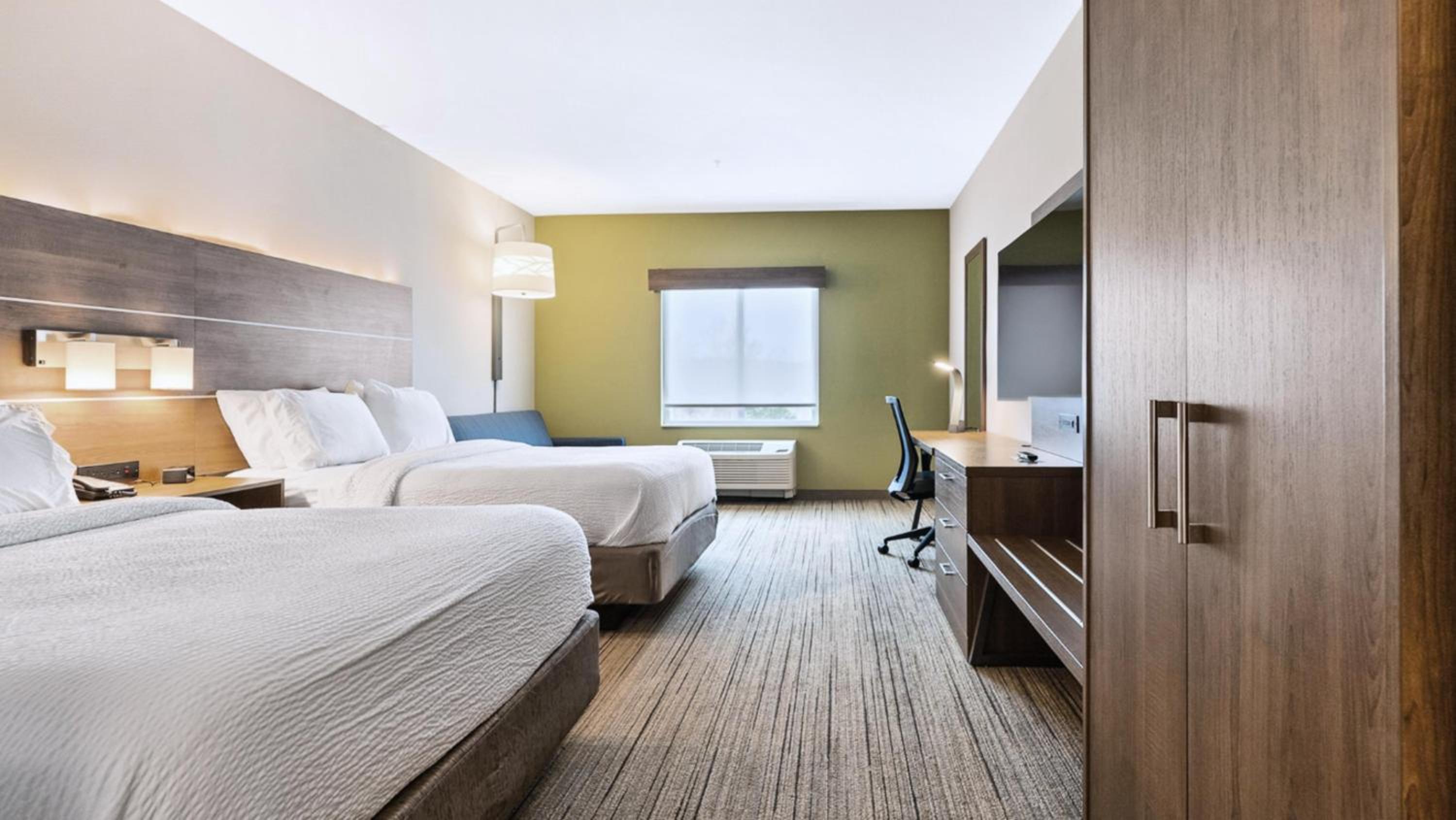 holiday inn express and suites macon north