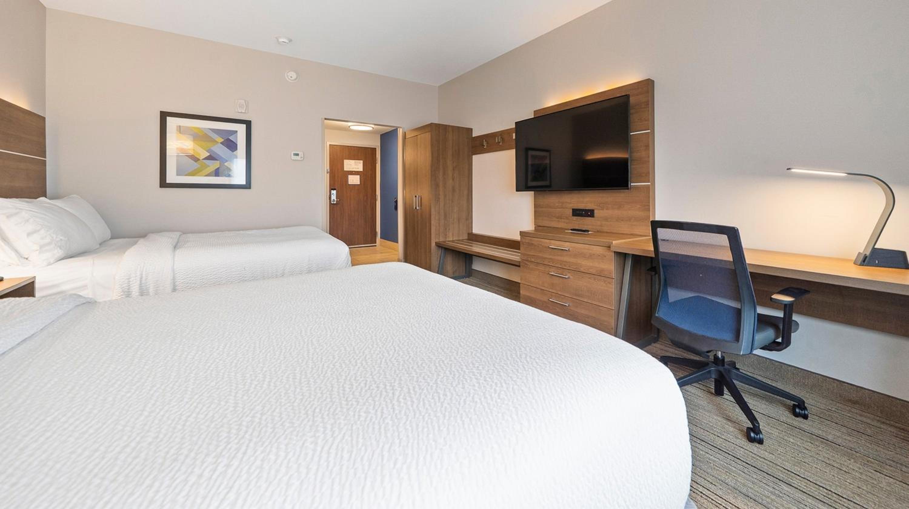 holiday inn express and suites macon north